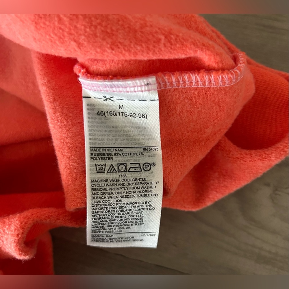 GAP Ombre Sweatshirt | Pink to Coral | Size Medium | NWT - Picture 4 of 6